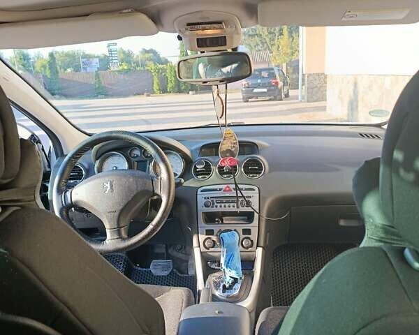 Серый Пежо 308, объемом двигателя 1.6 л и пробегом 205 тыс. км за 6000 $, фото 2 на Automoto.ua