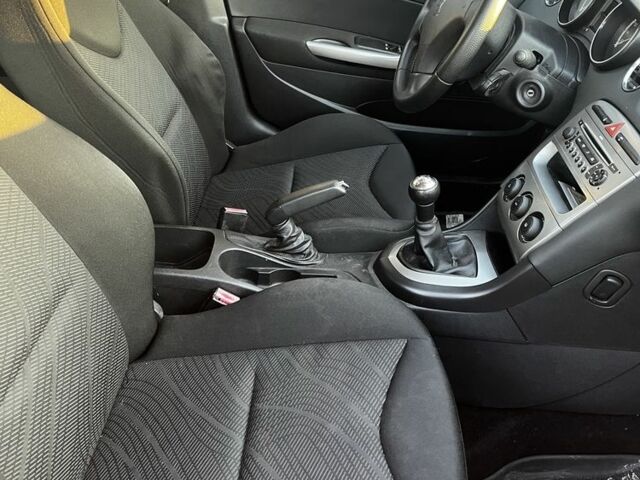 Серый Пежо 308, объемом двигателя 1.4 л и пробегом 227 тыс. км за 4100 $, фото 2 на Automoto.ua