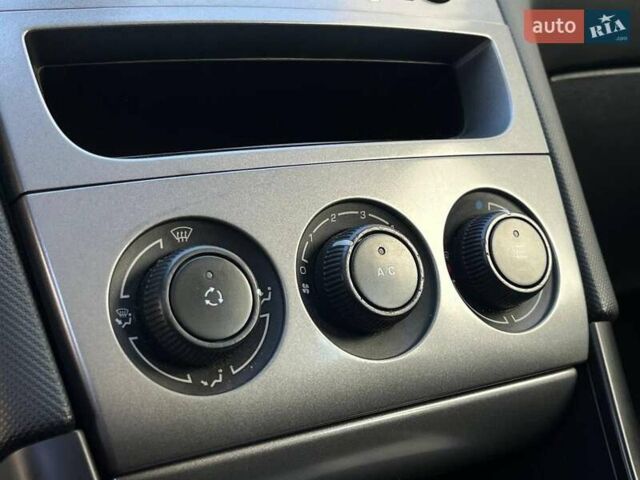 Сірий Пежо 308, об'ємом двигуна 1.6 л та пробігом 250 тис. км за 6490 $, фото 22 на Automoto.ua