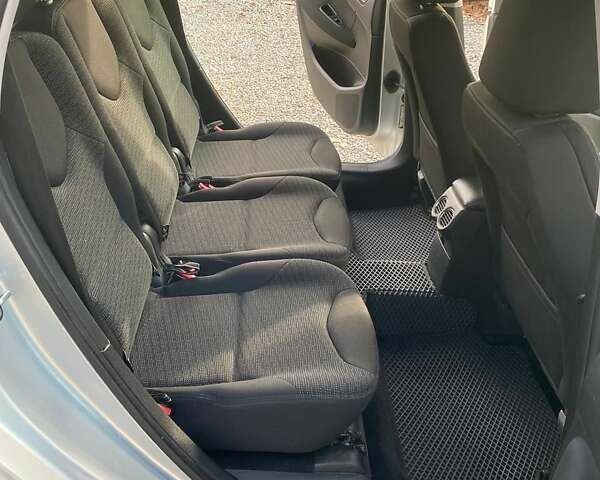 Серый Пежо 308, объемом двигателя 1.56 л и пробегом 255 тыс. км за 5400 $, фото 22 на Automoto.ua