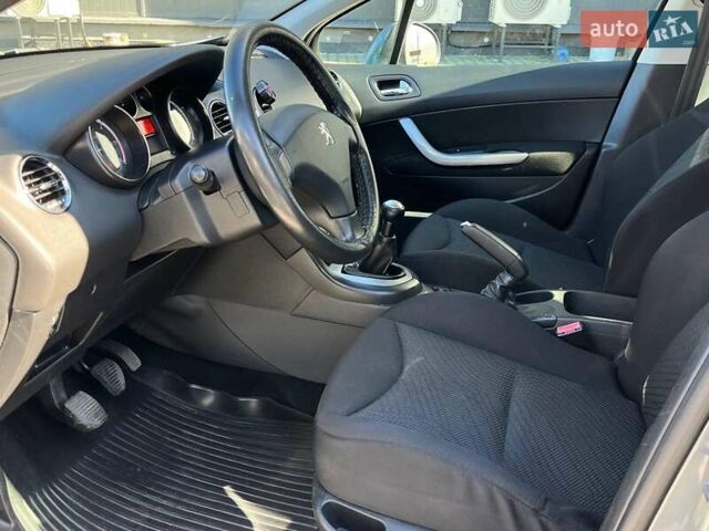 Сірий Пежо 308, об'ємом двигуна 1.6 л та пробігом 250 тис. км за 6490 $, фото 27 на Automoto.ua