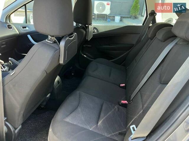 Сірий Пежо 308, об'ємом двигуна 1.6 л та пробігом 250 тис. км за 6490 $, фото 16 на Automoto.ua
