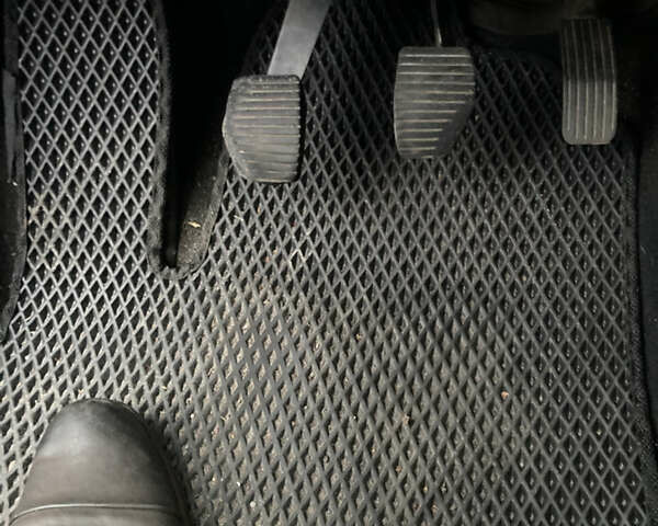 Серый Пежо 308, объемом двигателя 1.56 л и пробегом 238 тыс. км за 5500 $, фото 8 на Automoto.ua