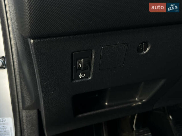 Серый Пежо 308, объемом двигателя 1.6 л и пробегом 223 тыс. км за 5500 $, фото 21 на Automoto.ua