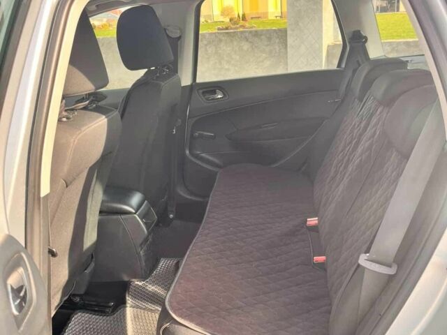 Сірий Пежо 308, об'ємом двигуна 1.6 л та пробігом 245 тис. км за 4711 $, фото 6 на Automoto.ua