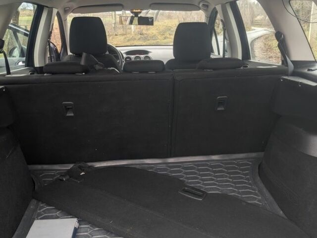 Серый Пежо 308, объемом двигателя 1 л и пробегом 138 тыс. км за 6200 $, фото 4 на Automoto.ua