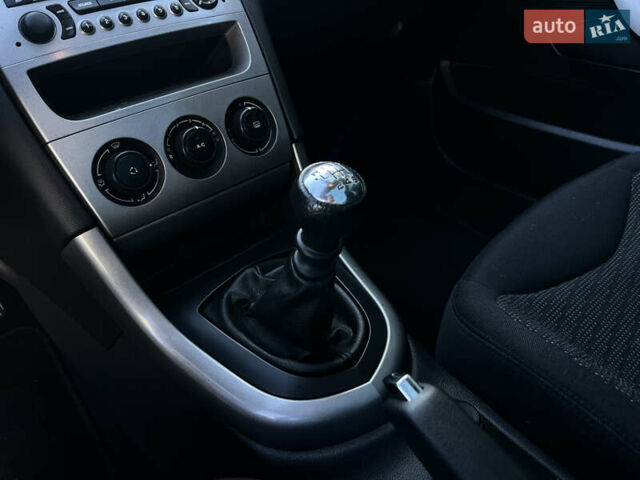 Серый Пежо 308, объемом двигателя 1.6 л и пробегом 223 тыс. км за 5500 $, фото 22 на Automoto.ua