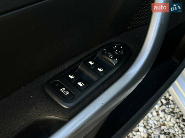 Серый Пежо 308, объемом двигателя 1.6 л и пробегом 223 тыс. км за 5500 $, фото 11 на Automoto.ua