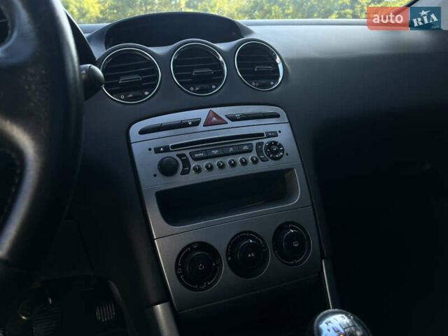 Серый Пежо 308, объемом двигателя 1.6 л и пробегом 223 тыс. км за 5500 $, фото 23 на Automoto.ua