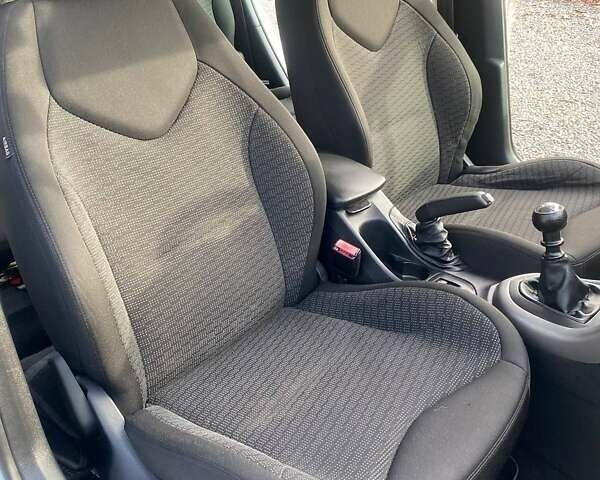 Серый Пежо 308, объемом двигателя 1.56 л и пробегом 255 тыс. км за 5400 $, фото 19 на Automoto.ua