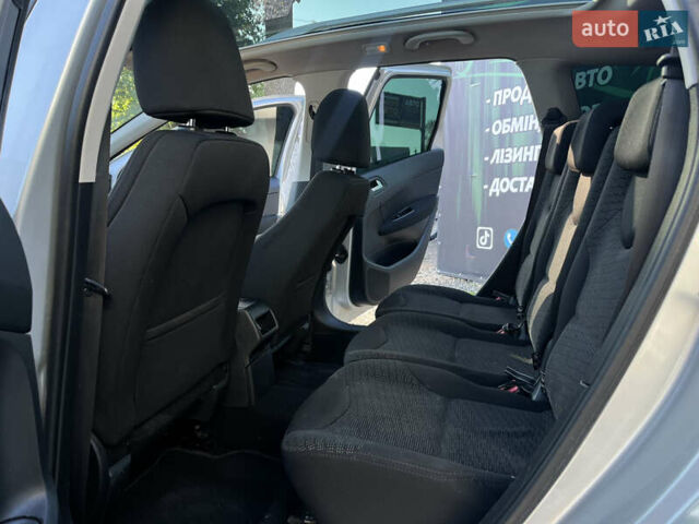 Серый Пежо 308, объемом двигателя 1.6 л и пробегом 223 тыс. км за 5500 $, фото 12 на Automoto.ua