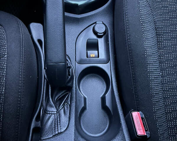 Сірий Пежо 308, об'ємом двигуна 1.56 л та пробігом 309 тис. км за 6000 $, фото 34 на Automoto.ua