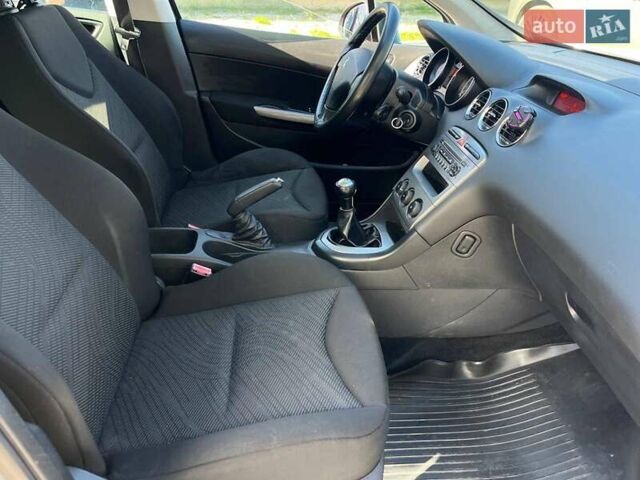 Сірий Пежо 308, об'ємом двигуна 1.6 л та пробігом 250 тис. км за 6490 $, фото 7 на Automoto.ua