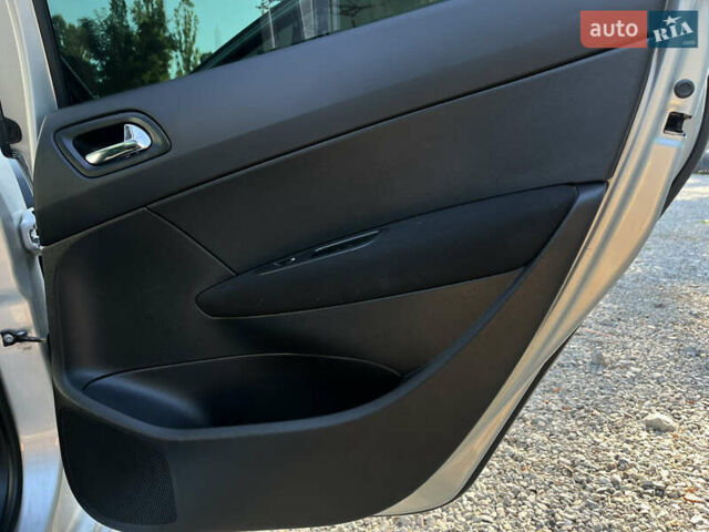 Серый Пежо 308, объемом двигателя 1.6 л и пробегом 223 тыс. км за 5500 $, фото 17 на Automoto.ua