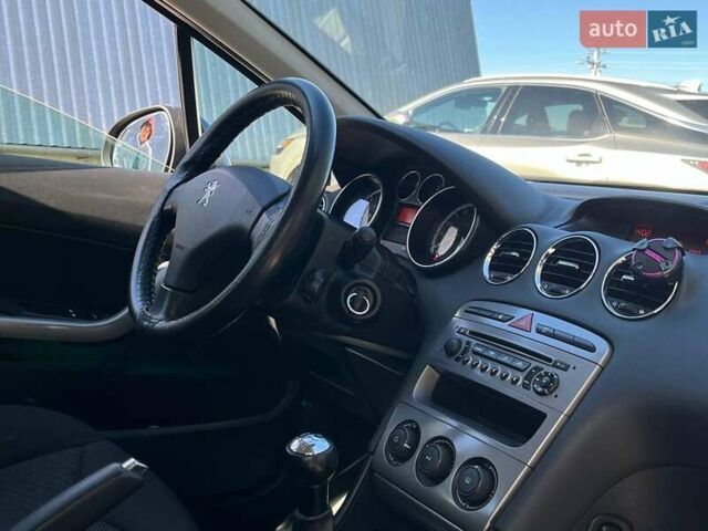 Сірий Пежо 308, об'ємом двигуна 1.6 л та пробігом 250 тис. км за 6490 $, фото 5 на Automoto.ua
