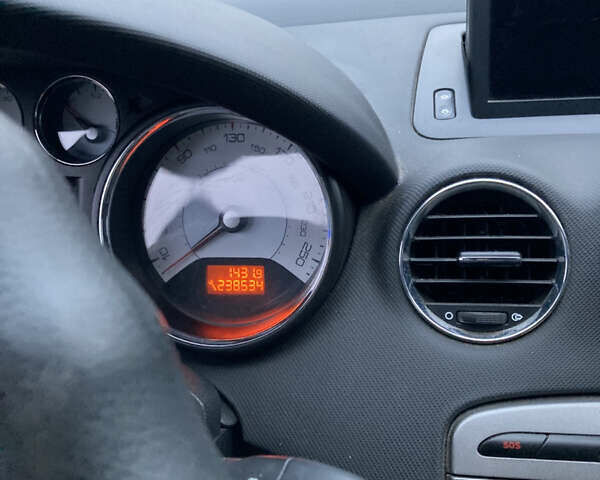 Серый Пежо 308, объемом двигателя 1.56 л и пробегом 238 тыс. км за 5500 $, фото 11 на Automoto.ua