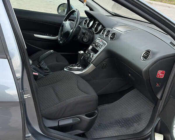 Серый Пежо 308, объемом двигателя 1.6 л и пробегом 190 тыс. км за 4999 $, фото 11 на Automoto.ua