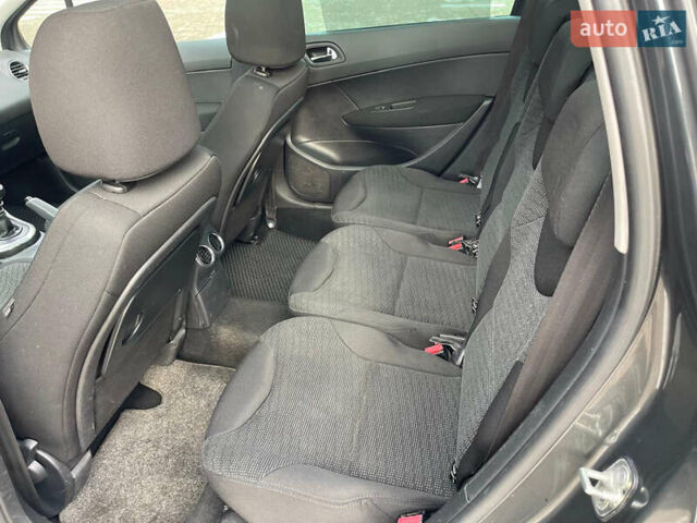 Пежо 308 2011 в Львове на Automoto.ua Серый Пежо 308, объемом двигателя 1.56 л и пробегом 278 тыс. км за 5490 $, фото 22 на Automoto.ua