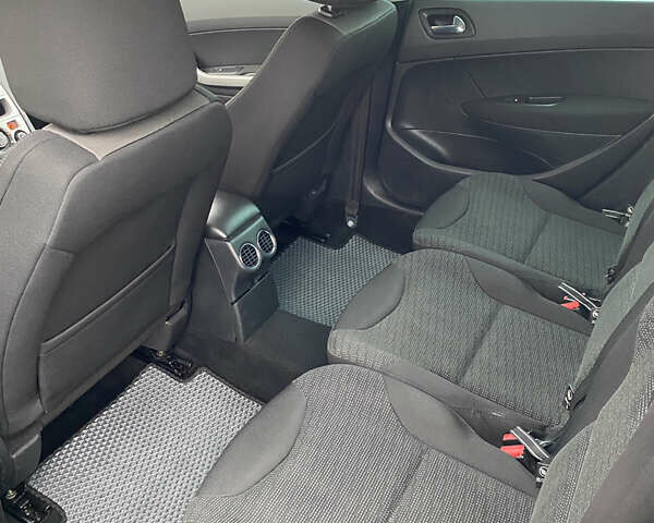 Сірий Пежо 308, об'ємом двигуна 1.56 л та пробігом 266 тис. км за 6400 $, фото 15 на Automoto.ua