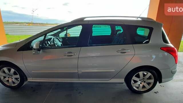 Серый Пежо 308, объемом двигателя 1.6 л и пробегом 254 тыс. км за 8500 $, фото 2 на Automoto.ua