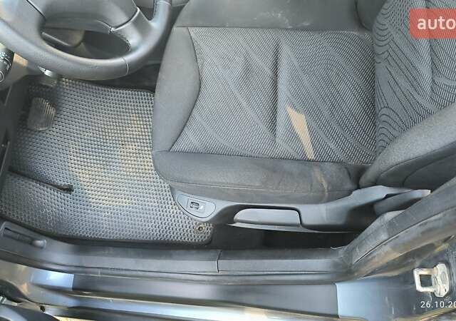 Серый Пежо 308, объемом двигателя 1.56 л и пробегом 200 тыс. км за 6950 $, фото 16 на Automoto.ua