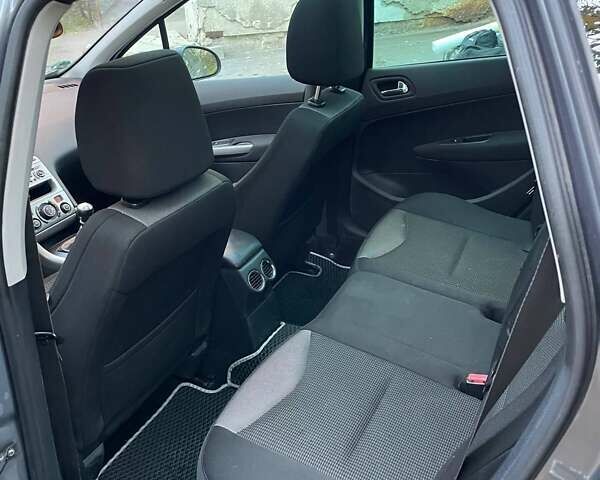 Серый Пежо 308, объемом двигателя 1.6 л и пробегом 345 тыс. км за 5500 $, фото 7 на Automoto.ua