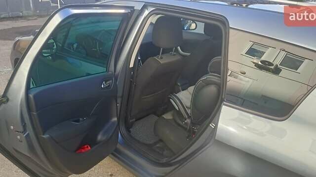 Сірий Пежо 308, об'ємом двигуна 1.56 л та пробігом 248 тис. км за 6050 $, фото 8 на Automoto.ua