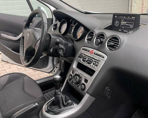 Серый Пежо 308, объемом двигателя 1.6 л и пробегом 270 тыс. км за 5500 $, фото 8 на Automoto.ua