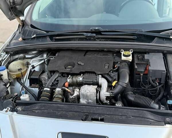 Сірий Пежо 308, об'ємом двигуна 1.56 л та пробігом 250 тис. км за 4899 $, фото 15 на Automoto.ua