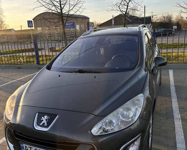 Сірий Пежо 308, об'ємом двигуна 1.61 л та пробігом 231 тис. км за 7000 $, фото 1 на Automoto.ua