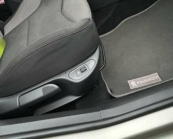 Сірий Пежо 308, об'ємом двигуна 1.6 л та пробігом 156 тис. км за 7000 $, фото 10 на Automoto.ua