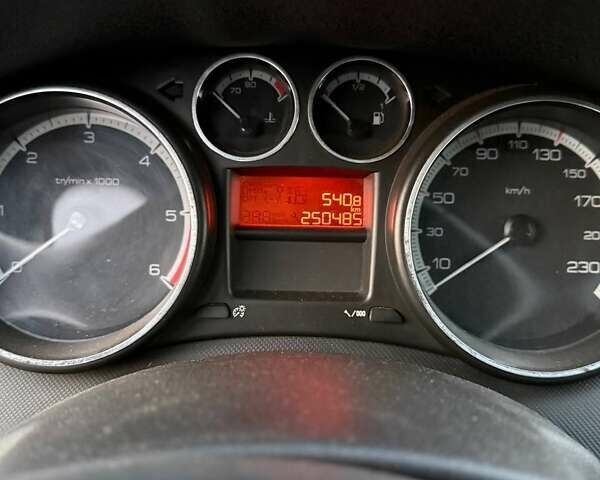 Сірий Пежо 308, об'ємом двигуна 1.56 л та пробігом 250 тис. км за 4899 $, фото 4 на Automoto.ua