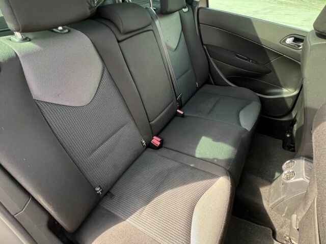 Серый Пежо 308, объемом двигателя 1.6 л и пробегом 260 тыс. км за 6000 $, фото 7 на Automoto.ua