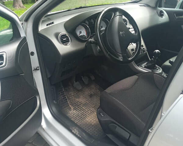 Серый Пежо 308, объемом двигателя 1.56 л и пробегом 243 тыс. км за 6100 $, фото 2 на Automoto.ua