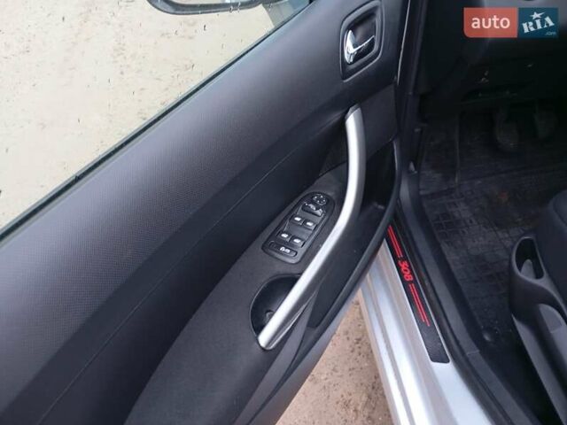 Серый Пежо 308, объемом двигателя 1.6 л и пробегом 245 тыс. км за 6000 $, фото 12 на Automoto.ua