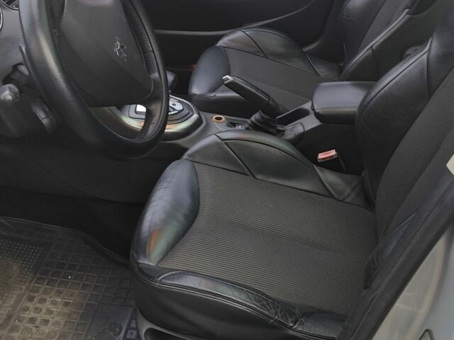 Серый Пежо 308, объемом двигателя 1.6 л и пробегом 208 тыс. км за 6500 $, фото 5 на Automoto.ua