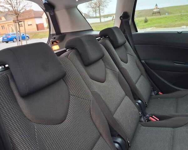 Серый Пежо 308, объемом двигателя 1.6 л и пробегом 275 тыс. км за 6235 $, фото 35 на Automoto.ua