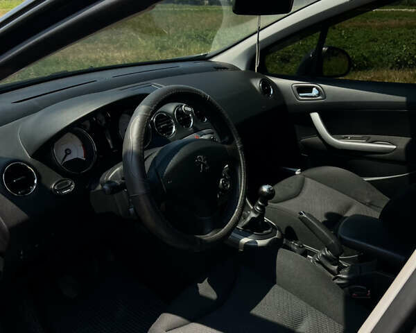 Серый Пежо 308, объемом двигателя 1.56 л и пробегом 260 тыс. км за 6500 $, фото 7 на Automoto.ua