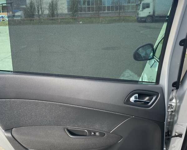 Пежо 308 2013 в Киеве на Automoto.ua Серый Пежо 308, объемом двигателя 1.6 л и пробегом 245 тыс. км за 7700 $, фото 10 на Automoto.ua