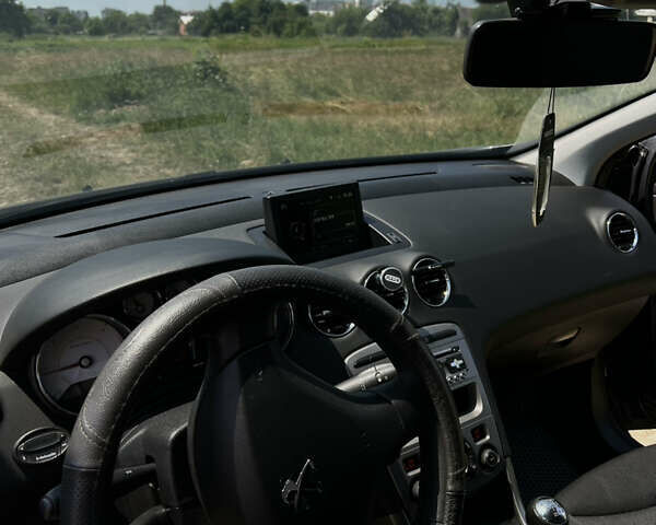 Серый Пежо 308, объемом двигателя 1.56 л и пробегом 260 тыс. км за 6500 $, фото 15 на Automoto.ua