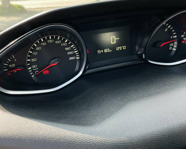 Сірий Пежо 308, об'ємом двигуна 1.56 л та пробігом 154 тис. км за 8550 $, фото 27 на Automoto.ua