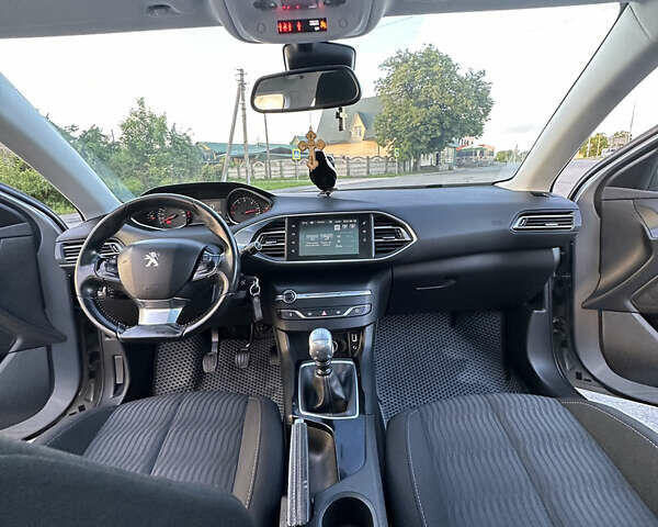 Серый Пежо 308, объемом двигателя 1.56 л и пробегом 287 тыс. км за 7700 $, фото 5 на Automoto.ua