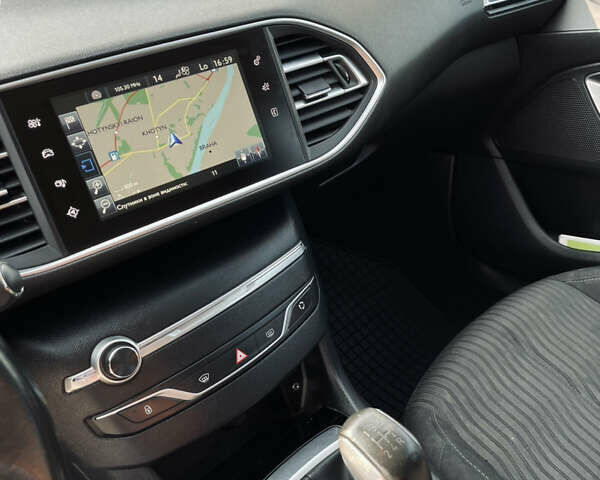 Сірий Пежо 308, об'ємом двигуна 1.56 л та пробігом 154 тис. км за 8550 $, фото 23 на Automoto.ua