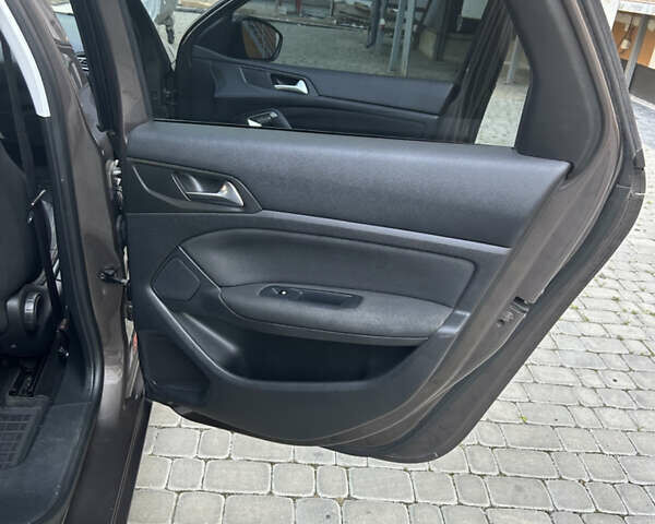 Серый Пежо 308, объемом двигателя 1.6 л и пробегом 281 тыс. км за 8500 $, фото 17 на Automoto.ua