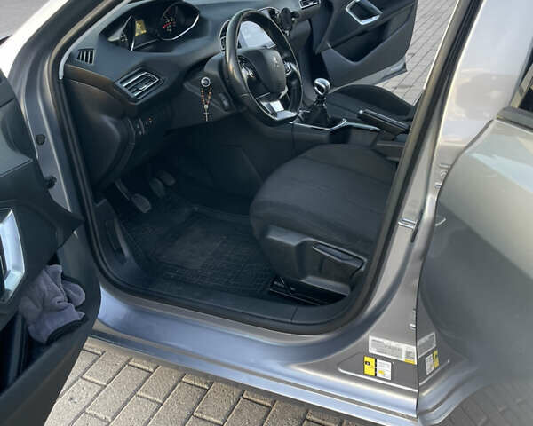 Серый Пежо 308, объемом двигателя 1.56 л и пробегом 261 тыс. км за 7700 $, фото 11 на Automoto.ua