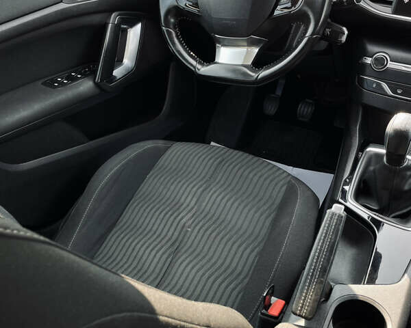 Сірий Пежо 308, об'ємом двигуна 1.56 л та пробігом 154 тис. км за 8550 $, фото 33 на Automoto.ua