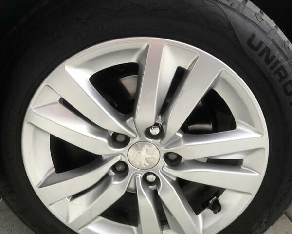 Серый Пежо 308, объемом двигателя 1.56 л и пробегом 261 тыс. км за 7700 $, фото 5 на Automoto.ua