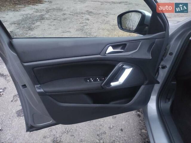 Сірий Пежо 308, об'ємом двигуна 1.2 л та пробігом 190 тис. км за 8200 $, фото 7 на Automoto.ua