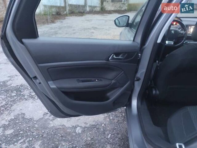 Сірий Пежо 308, об'ємом двигуна 1.2 л та пробігом 190 тис. км за 8200 $, фото 6 на Automoto.ua