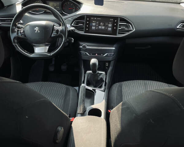Сірий Пежо 308, об'ємом двигуна 1.56 л та пробігом 154 тис. км за 8550 $, фото 32 на Automoto.ua